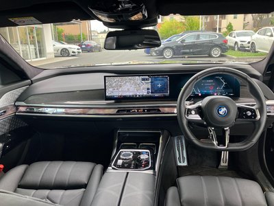 2025 BMW I7 photo 14