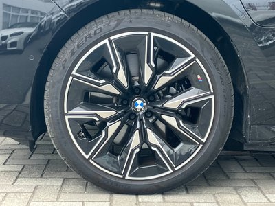 2025 BMW I7 photo 9