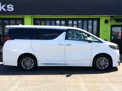 صورة 33 لـ 2018 Toyota ALPHARD