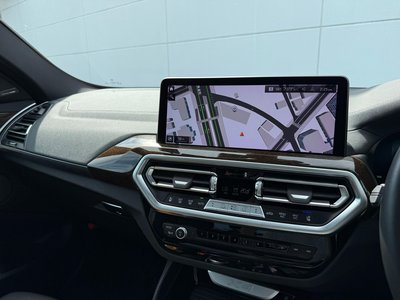 2025 BMW X4 thumbnail 26