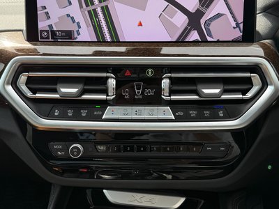 2025 BMW X4 thumbnail 34