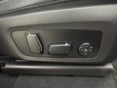 2025 BMW X4 photo 9