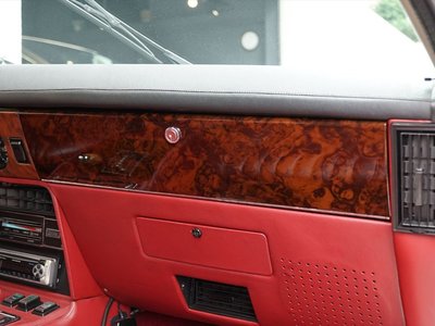صورة 48 لـ 1983 Aston Martin V8
