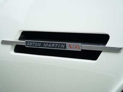 صورة 32 لـ 1983 Aston Martin V8