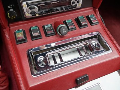 صورة 22 لـ 1983 Aston Martin V8