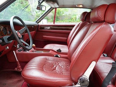 صورة 42 لـ 1983 Aston Martin V8