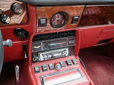 صورة 45 لـ 1983 Aston Martin V8