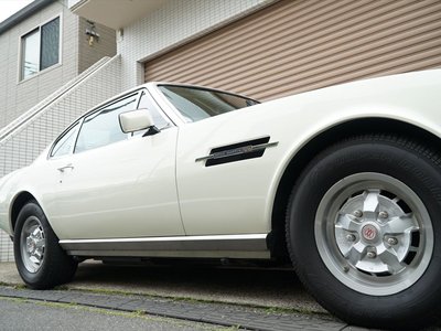 صورة 28 لـ 1983 Aston Martin V8