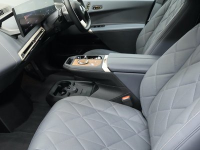 2023 BMW IX — миниатюра 35