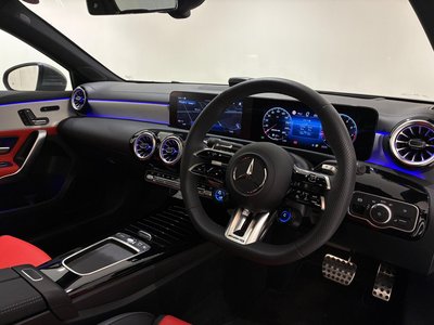 2025 Mercedes-BENZ A-CLASS AMG — фото 3