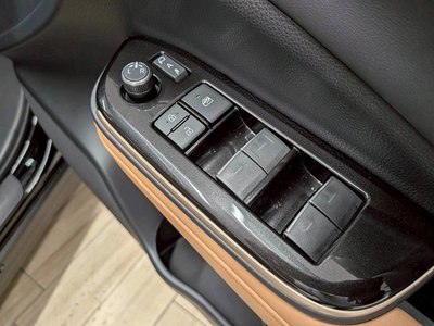 صورة مصغرة 39 لـ 2024 Toyota CROWN SPORT