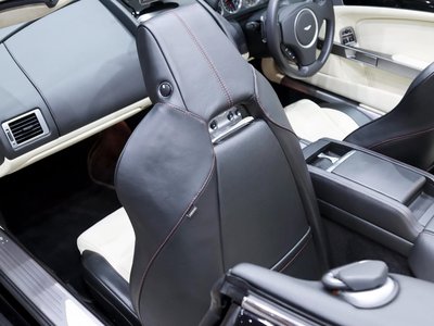 2011 Aston Martin DB9 VOLANTE 照片 16