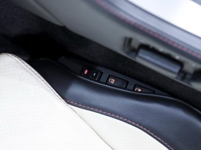 2011 Aston Martin DB9 VOLANTE 照片 17