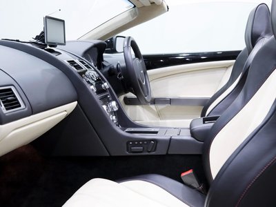 2011 Aston Martin DB9 VOLANTE 照片 38