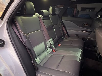 صورة 14 لـ 2025 Toyota CROWN ESTATE