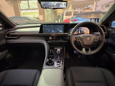صورة 3 لـ 2025 Toyota CROWN ESTATE