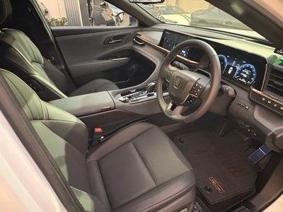 صورة 12 لـ 2025 Toyota CROWN ESTATE