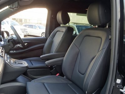 2025 Mercedes-BENZ V-CLASS photo 11