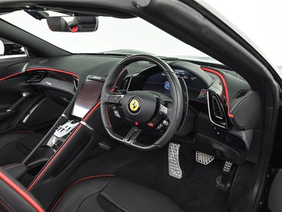 صورة 16 لـ 2025 Ferrari ROMA SPIDER