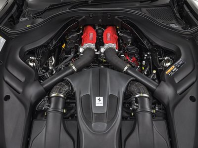 صورة 10 لـ 2025 Ferrari ROMA SPIDER