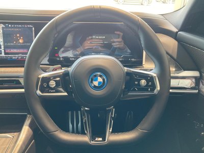 2025 BMW I7 thumbnail 35
