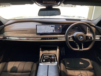 2025 BMW I7 thumbnail 34