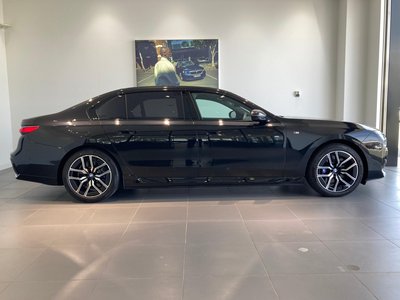 2025 BMW I7 photo 8