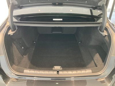 2025 BMW I7 thumbnail 18