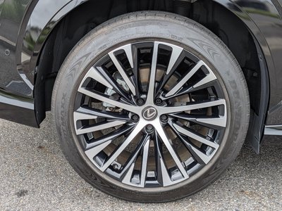 صورة 12 لـ 2024 Lexus RZ