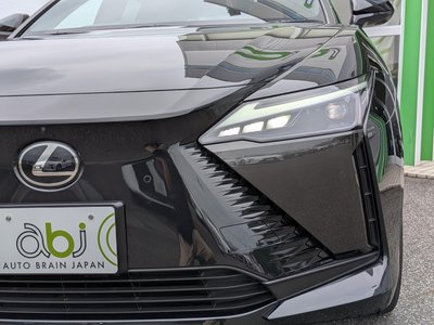 صورة 8 لـ 2024 Lexus RZ