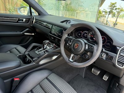 2020 Porsche CAYENNE thumbnail 30