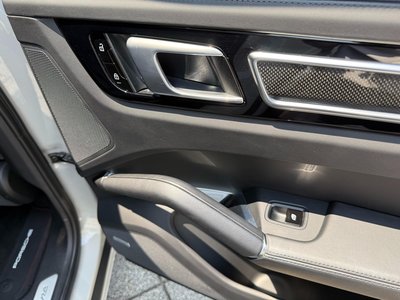 2020 Porsche CAYENNE thumbnail 53
