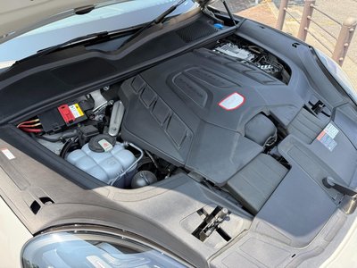 2020 Porsche CAYENNE photo 6