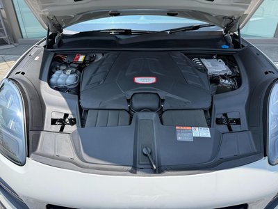 2020 Porsche CAYENNE photo 4