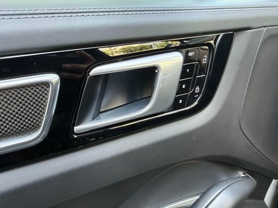 2020 Porsche CAYENNE thumbnail 40