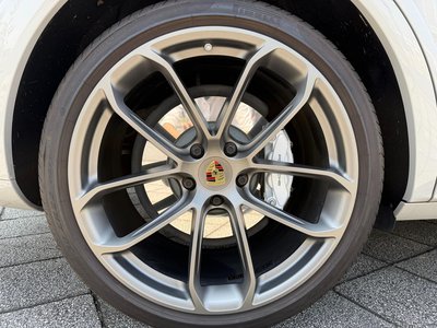 2020 Porsche CAYENNE thumbnail 17