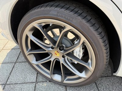 2020 Porsche CAYENNE photo 16