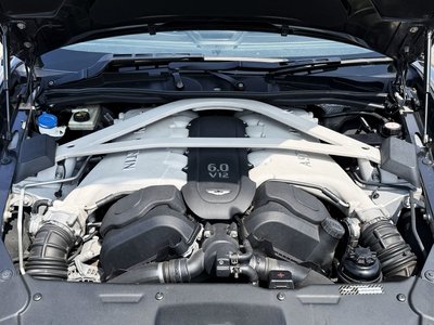 2016 Aston Martin VANQUISH — миниатюра 26