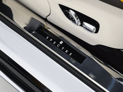 صورة 22 لـ 2024 ROLLS-ROYCE SPECTRE