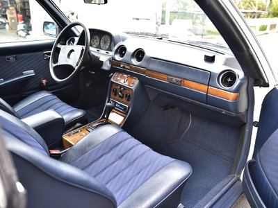 1982 Mercedes-BENZ MEDIUM-CLASS photo 29