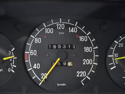 1982 Mercedes-BENZ MEDIUM-CLASS photo 35