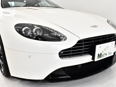 2017 Aston Martin V8 thumbnail 6