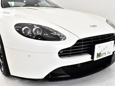 2017 Aston Martin V8 thumbnail 11