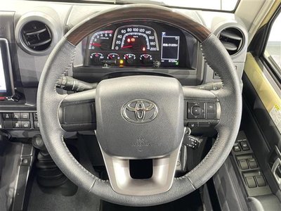 2025 Toyota LAND CRUISER 70 — фото 18