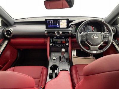 2021 Lexus IS photo 4