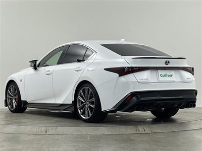 2021 Lexus IS thumbnail 18