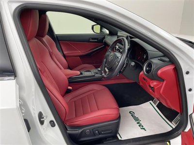 2021 Lexus IS thumbnail 30