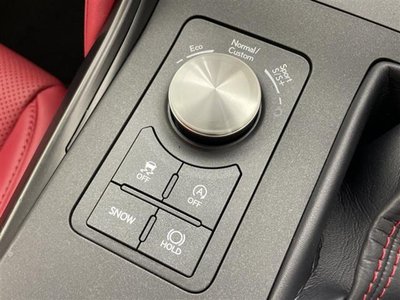 2021 Lexus IS thumbnail 26