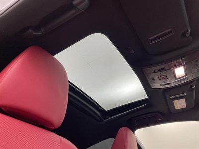 2021 Lexus IS photo 5