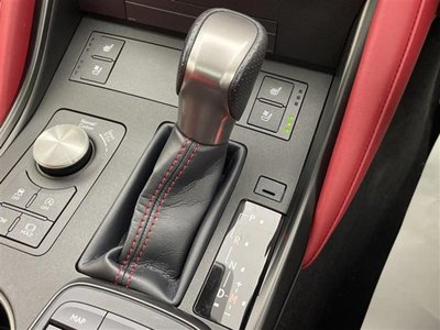 2021 Lexus IS thumbnail 17